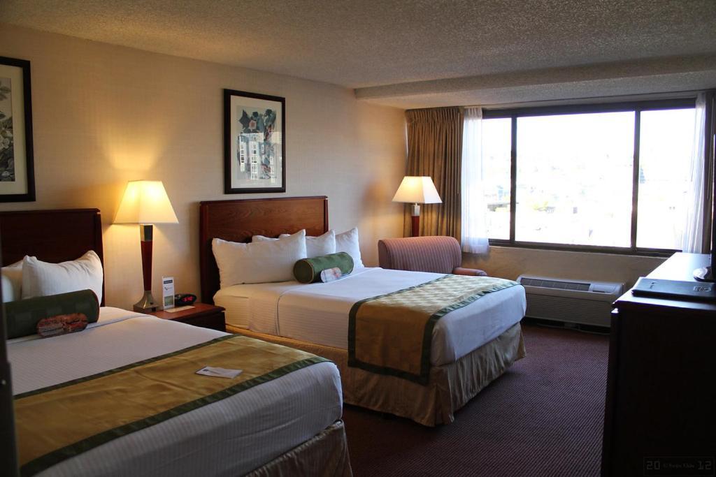 Shri Ram Hotel 4*